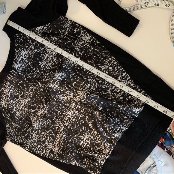 Size small DKNY sweater colour block size small - Picture 8 of 8